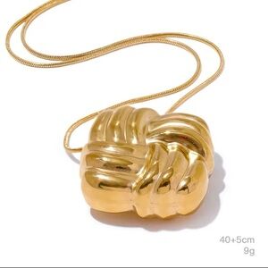 18K Gold Plated Sculptural Knot Pendant Necklace – Stainless Steel